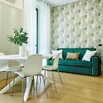 Hl Collection - Fashion District * Milano
